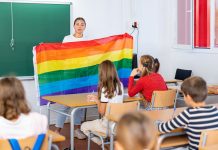 Helm në mjaltë – Degjenerim në edukim
